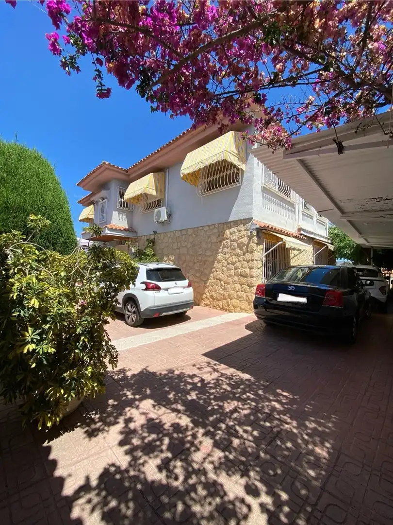 Vista exterior de Casa o chalet en venta en La Nucia con Aire acondicionado, Calefacción y Jardín privado
