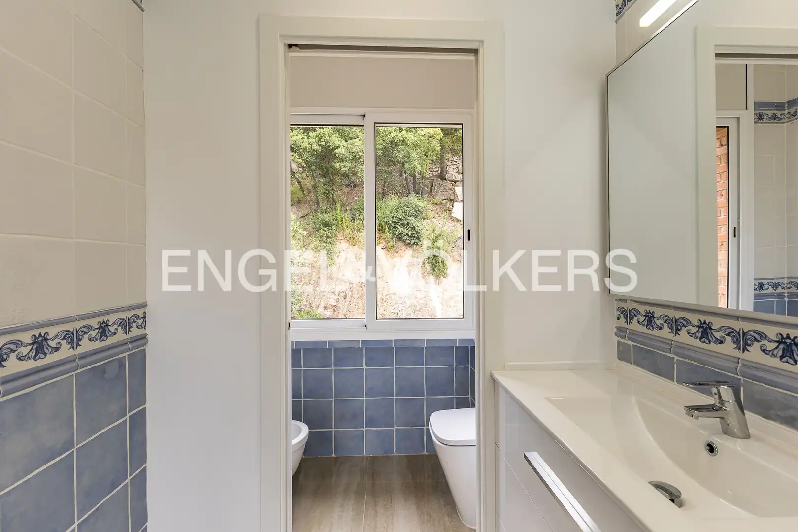 Baño de Casa o chalet de alquiler en Corbera de Llobregat con Aire acondicionado, Calefacción y Jardín privado