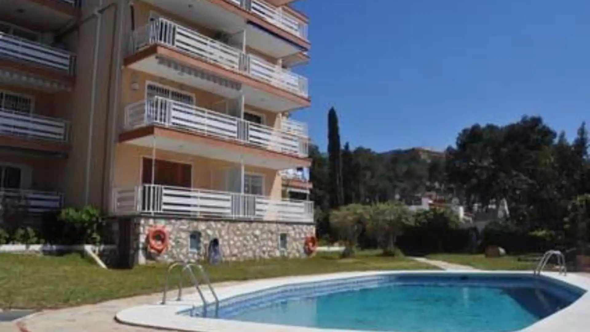 Piscina de Pis en venda en Salou amb Aire condicionat, Terrassa i Moblat