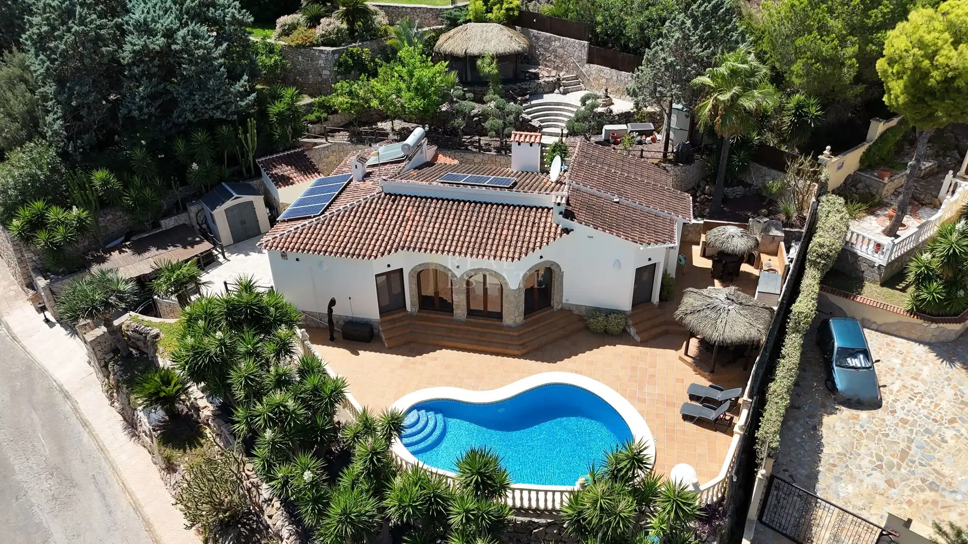 Casa amb piscina en venda a Carrer Ametla
