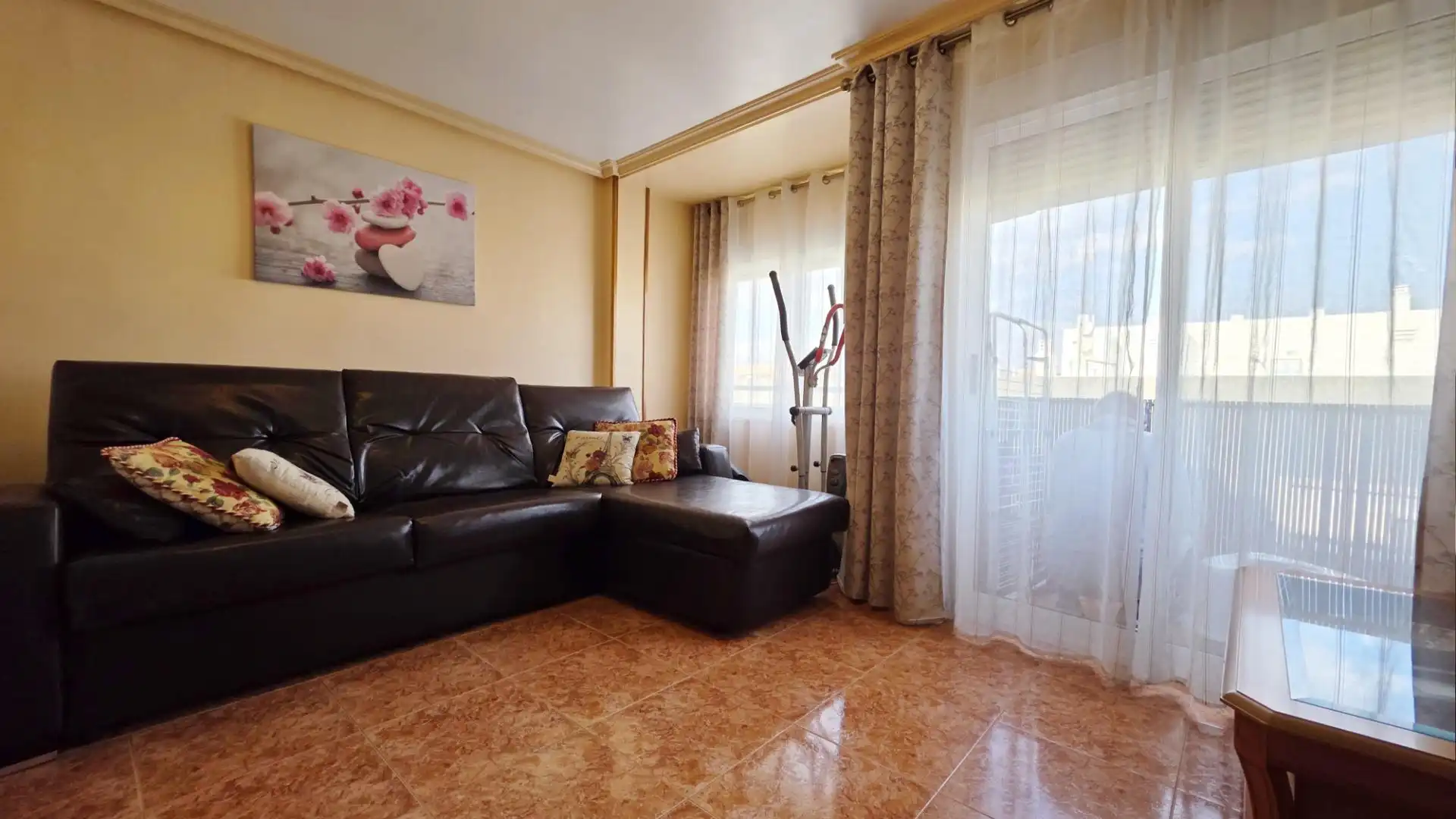 Living room of Flat for sale in Alicante / Alacant  with Air Conditioner, Furnished and Balcony