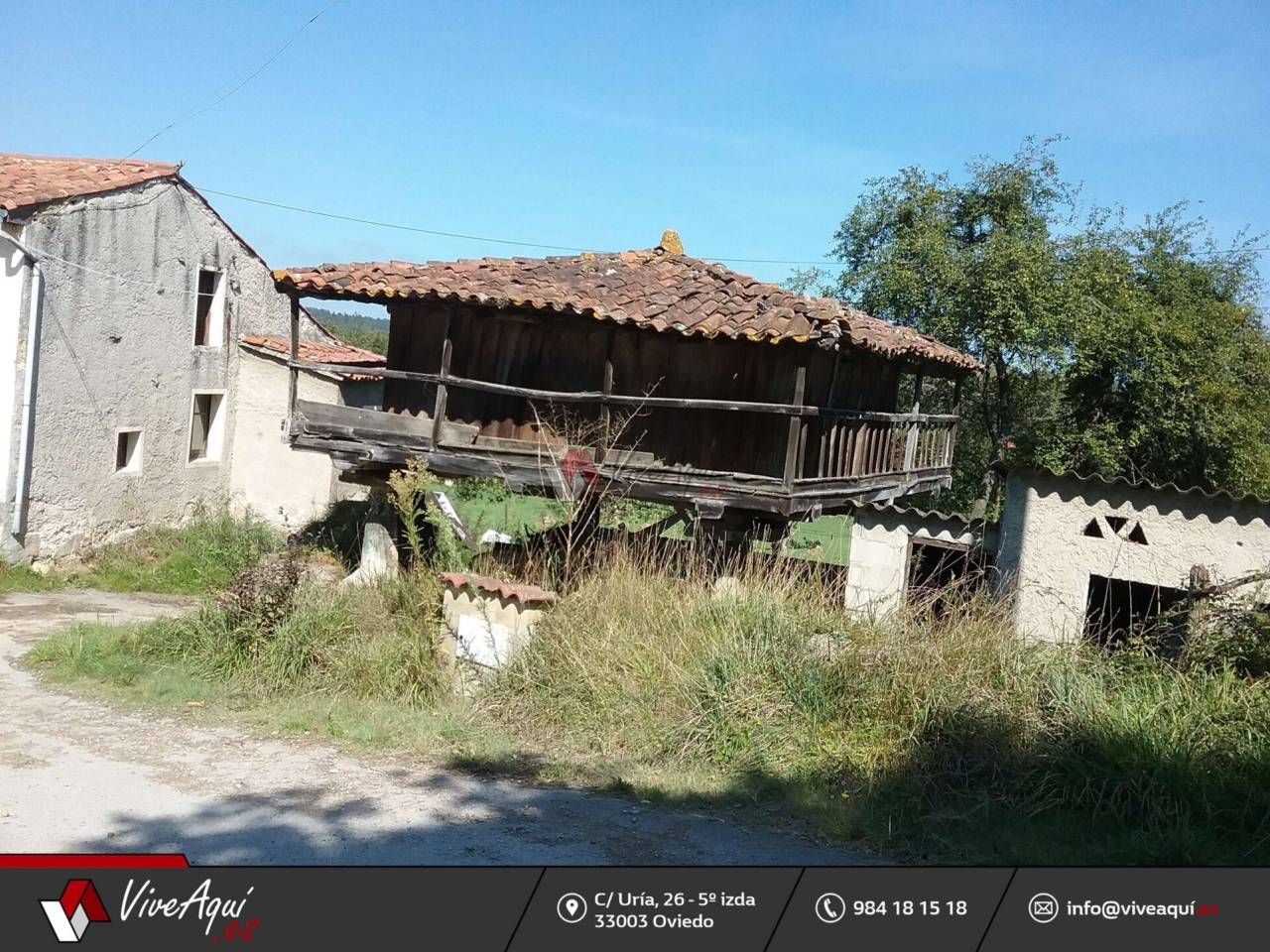 Vista exterior de Casa o xalet en venda en Siero amb Jardí privat, Terrassa i Traster