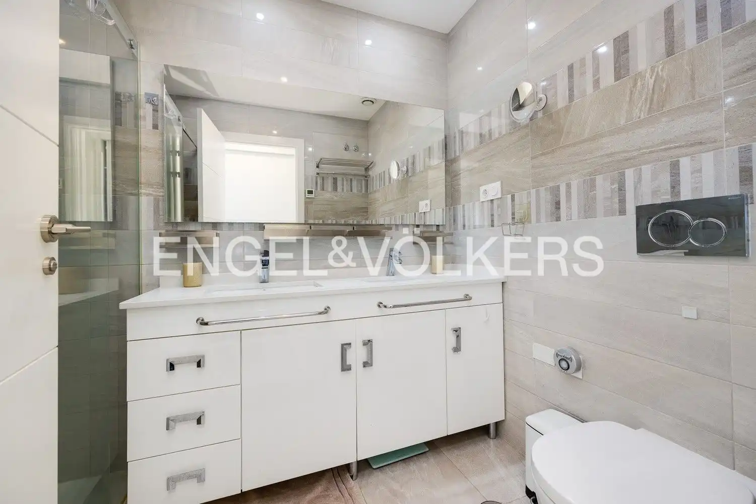 Badezimmer von Erdgeschoss zum Verkauf in Torrevieja mit Klimaanlage, Heizung und Terrasse