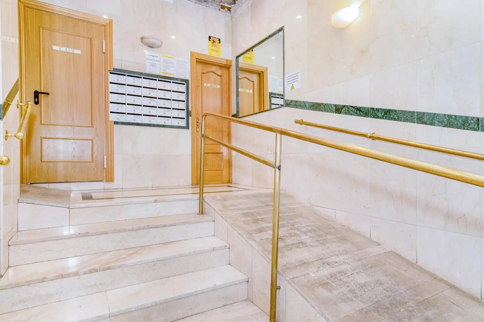 Apartamento en venta en Granada con Calefacción y Parquet