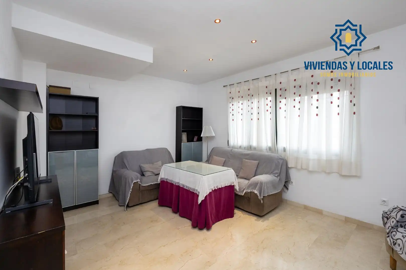 Chalet con terraza en venta en Avenida LUIS JAVIER 173, imagen 2