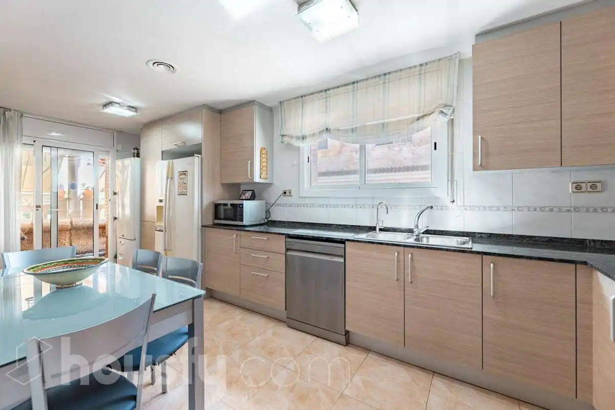 Cocina de Casa o chalet en venta en Calafell con Aire acondicionado, Calefacción y Jardín privado