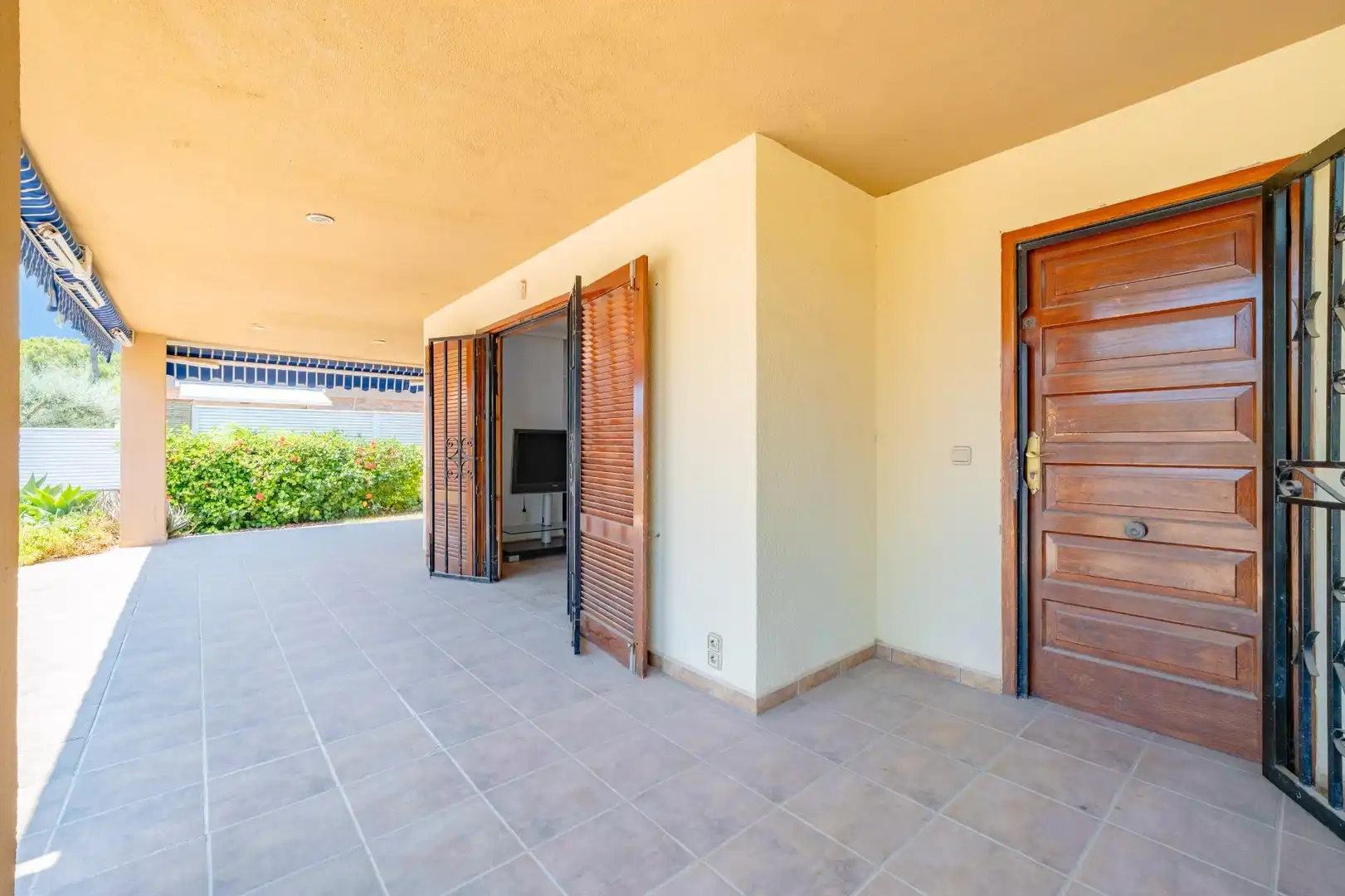 Terrassa de Casa o xalet en venda en Benicasim / Benicàssim amb Balcó i Piscina comunitària
