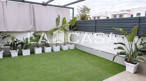 Foto 2 de Casa adosada en venta en Jose Luis Lopez Perez, Entrenúcleos, Dos Hermanas