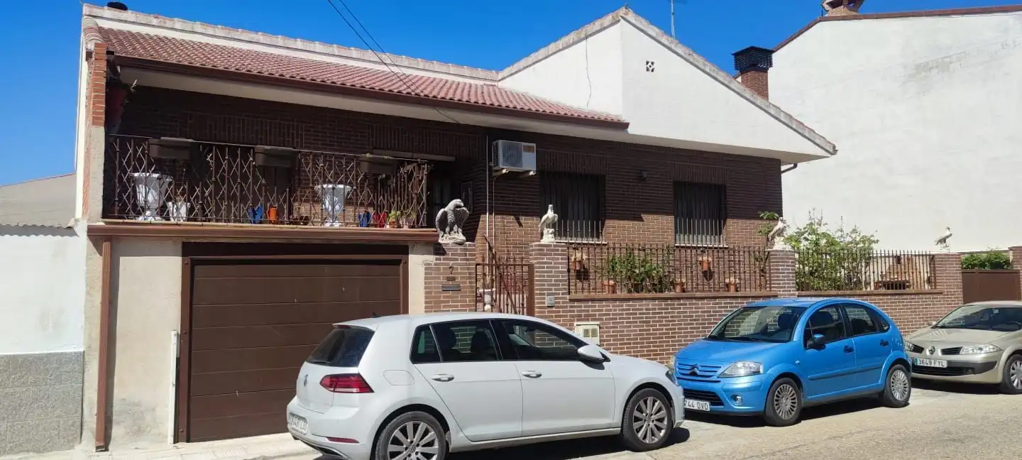 Vista exterior de Casa o xalet en venda en Cobeja amb Calefacció i Moblat