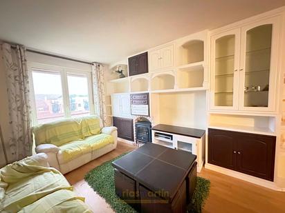 Living room of Flat for sale in Salamanca Capital  with Heating, Parquet flooring and Terrace