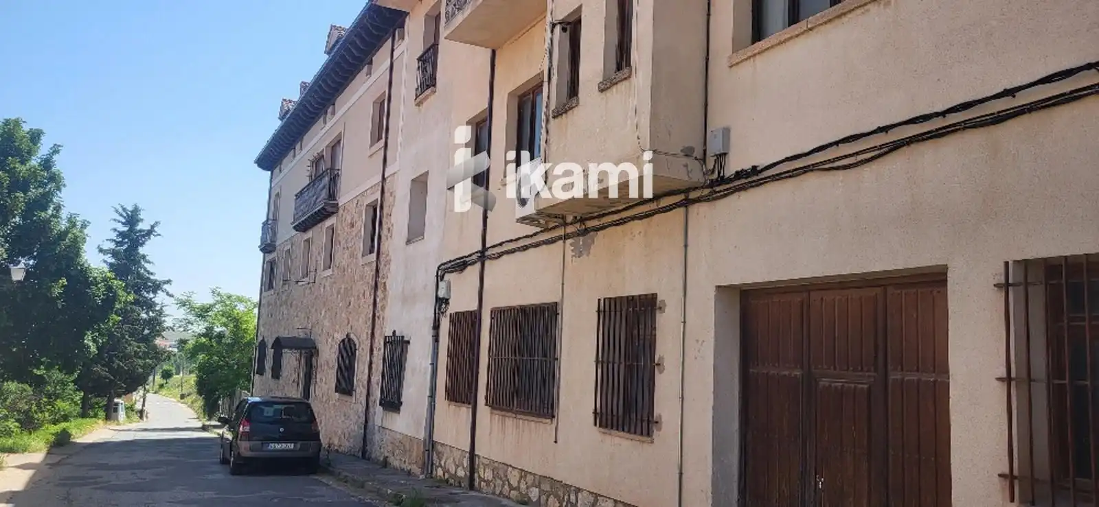 Außenansicht von Gebäude zum Verkauf in Sepúlveda