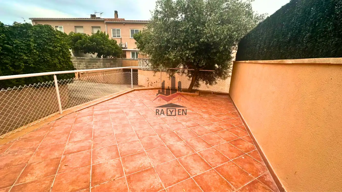 Terraza de Casa adosada en venta en Figueres con Calefacción