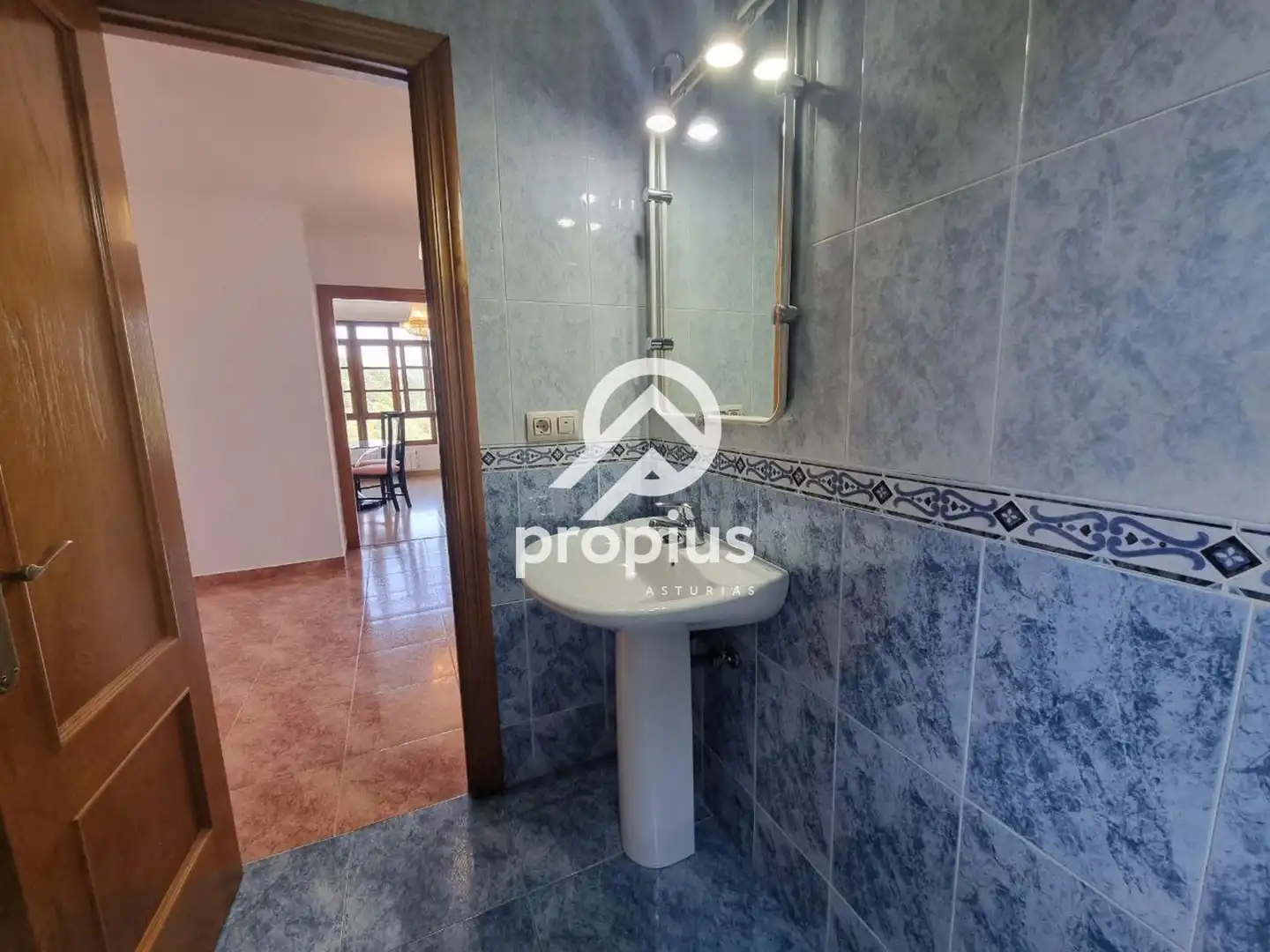 Baño de Casa adosada en venta en Piloña con Calefacción, Jardín privado y Parquet