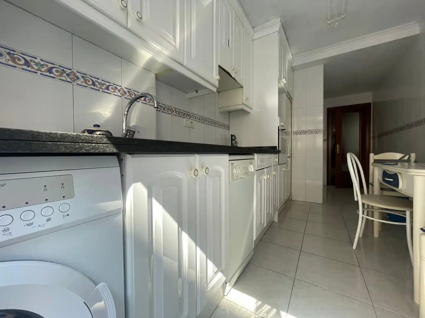 Küche von Wohnung zum Verkauf in Gijón  mit Heizung, Terrasse und Abstellraum
