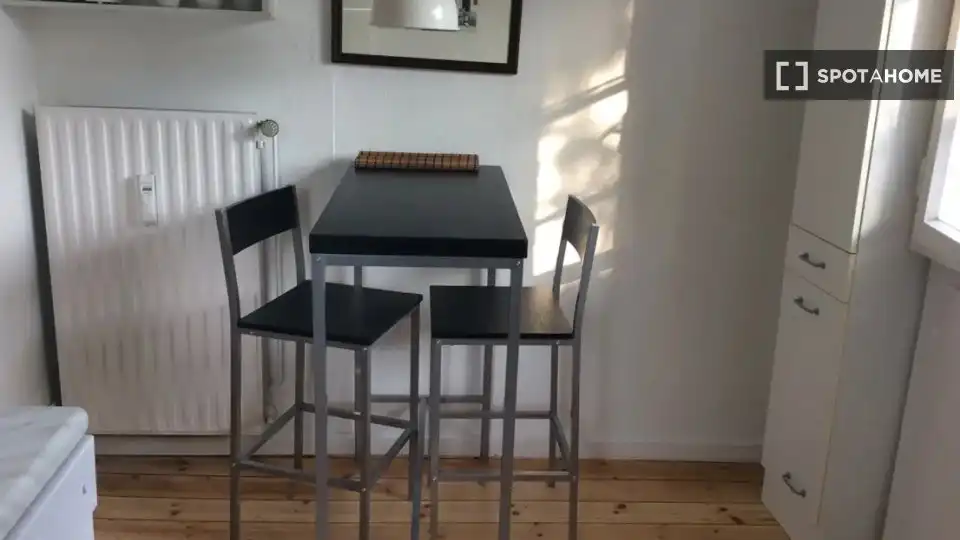 Comedor de Apartamento para compartir en Tamarite de Litera con Aire acondicionado, Terraza y Amueblado