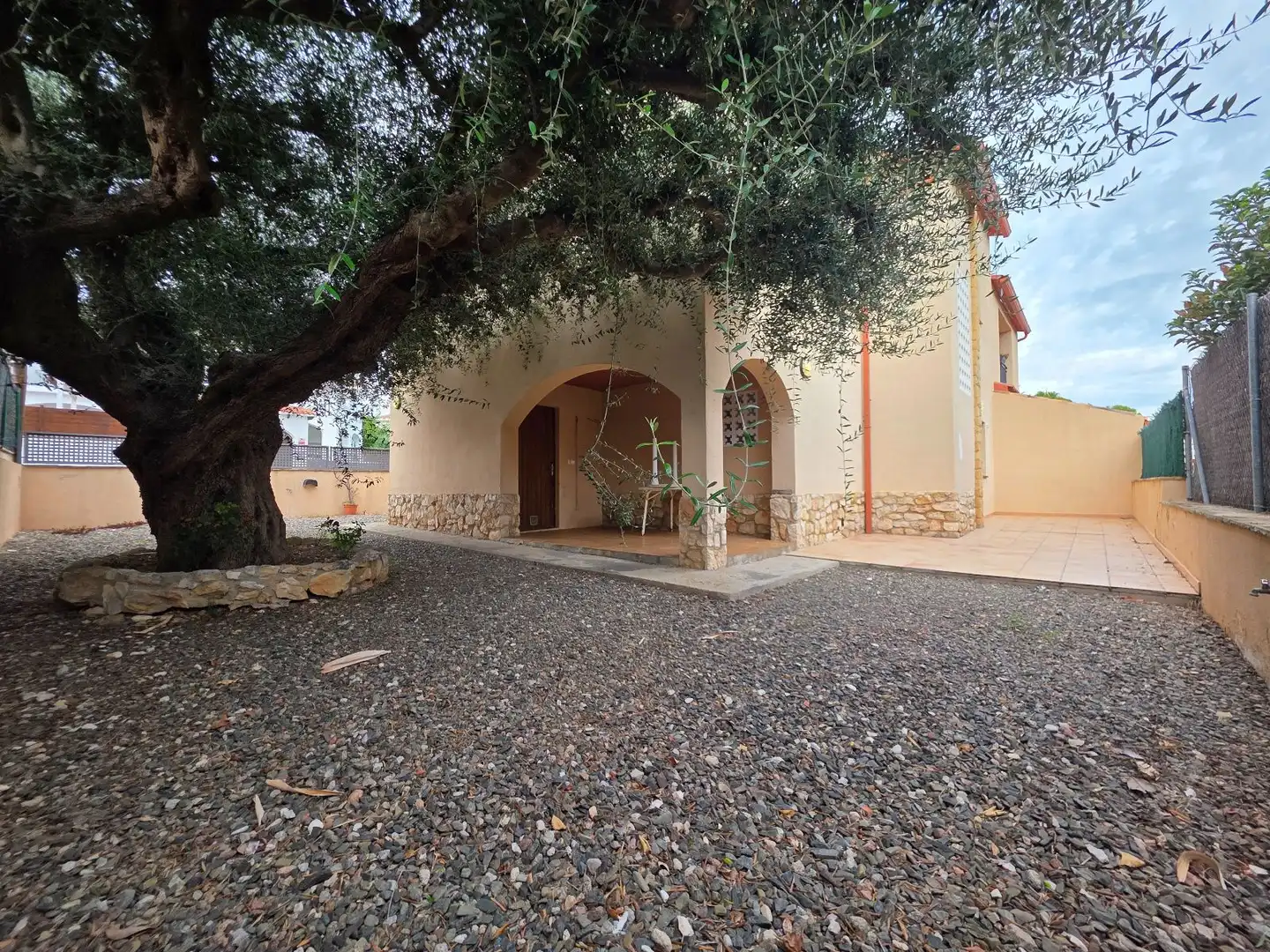 Casa aparellada amb jardí en venda a Figuera, imagen 3