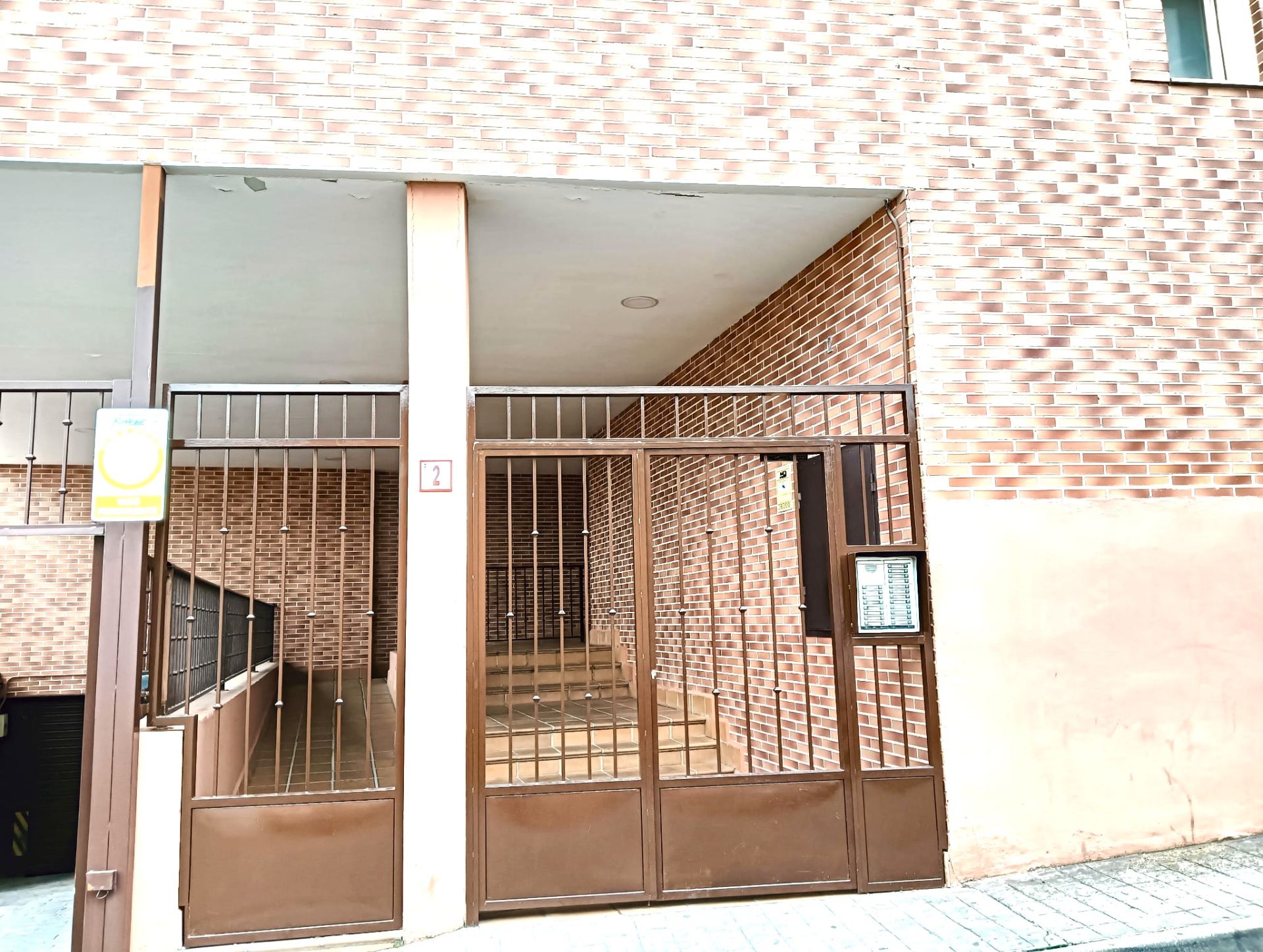 Vista exterior de Apartament en venda en Mondéjar amb Calefacció, Parquet i Moblat