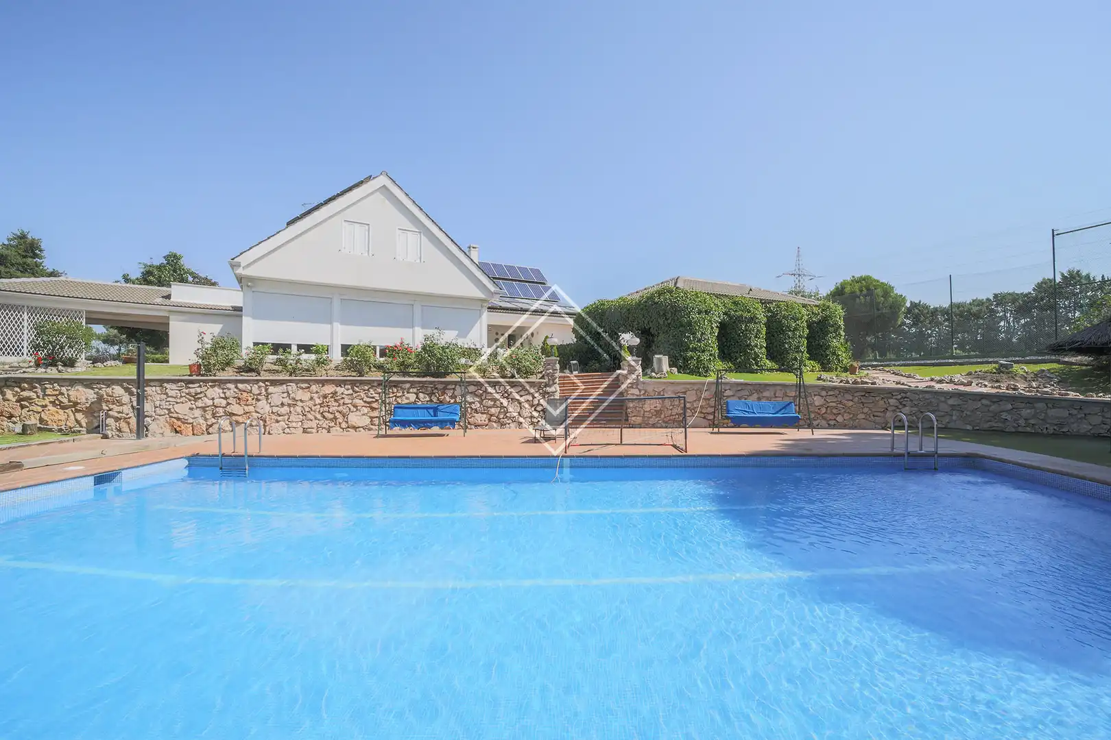 Piscina de Casa o xalet en venda en Pozuelo de Alarcón amb Aire condicionat, Calefacció i Jardí privat