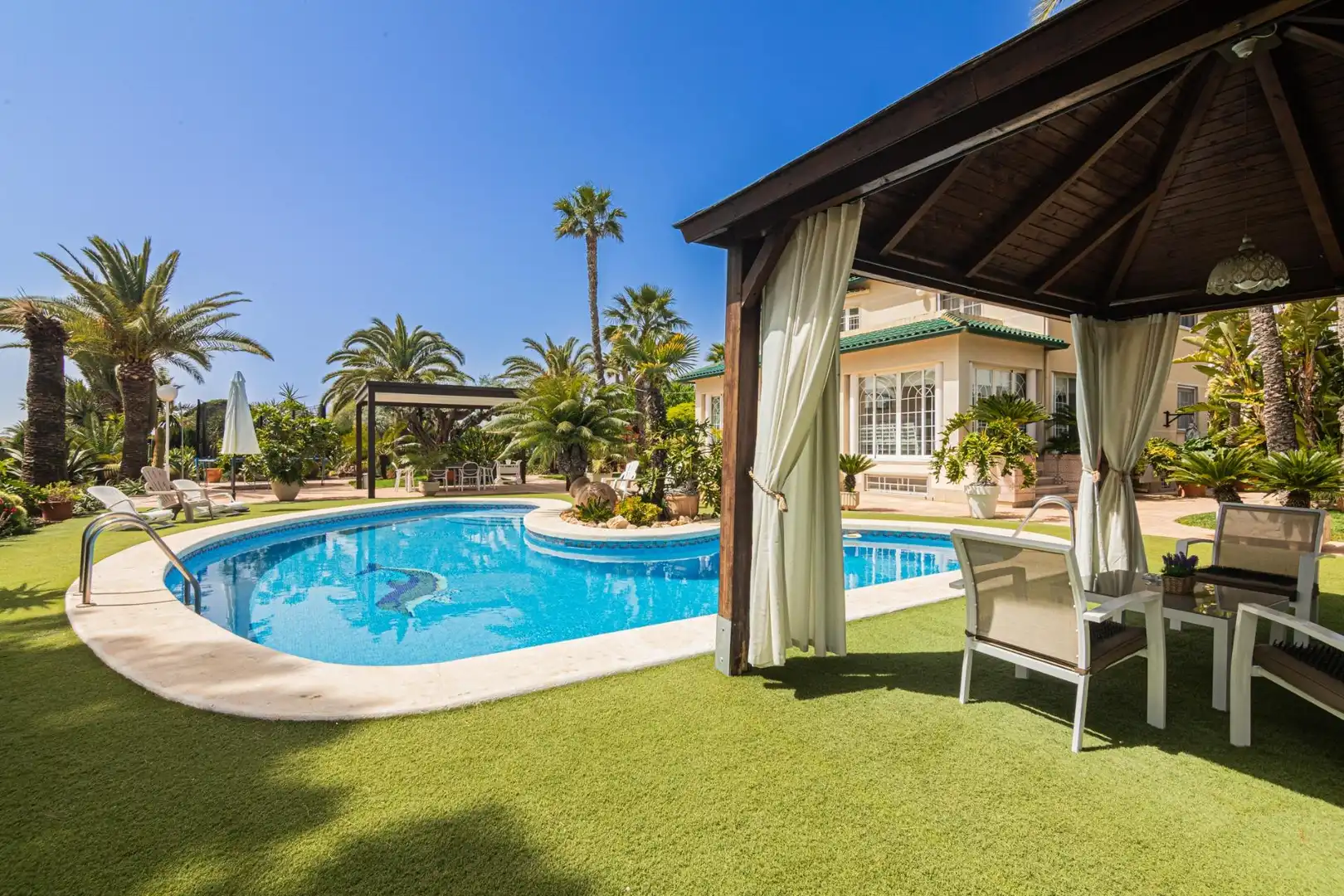 Piscina de Casa o chalet en venta en Elche / Elx con Jardín privado, Terraza y Piscina
