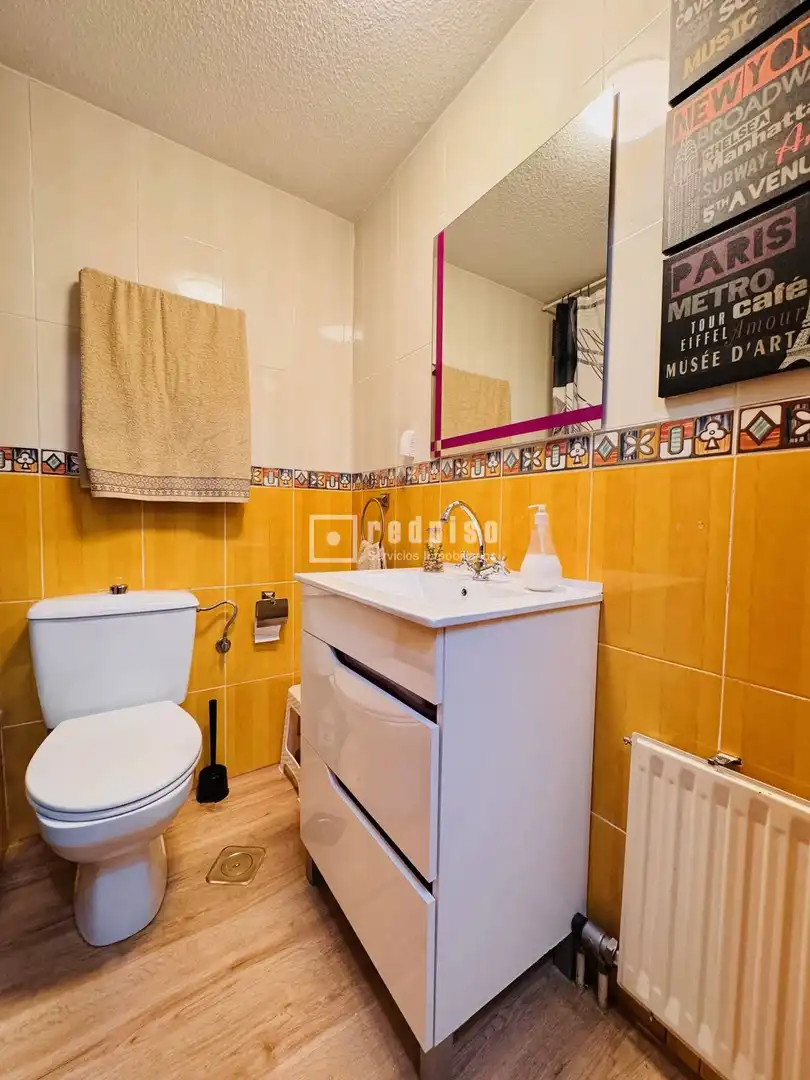 Baño de Piso en venta en Fuenlabrada con Aire acondicionado, Calefacción y Jardín privado