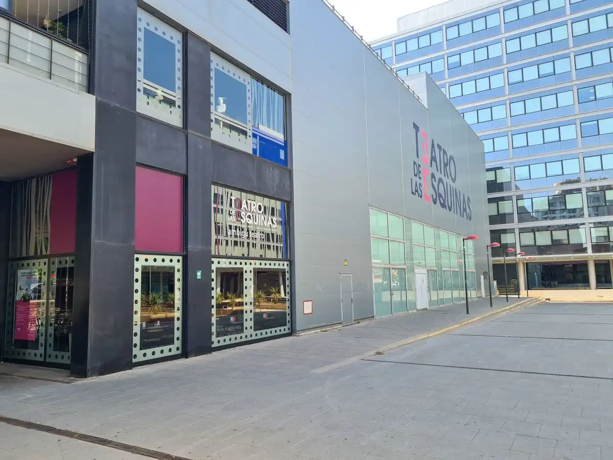 Exterior view of Garage for sale in Zaragoza