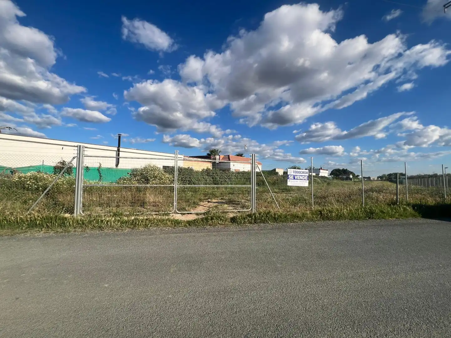 Land for sale in Los Palacios y Villafranca