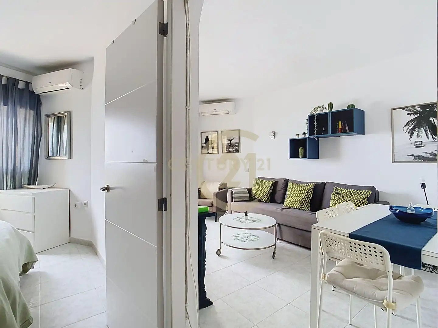 Sala d'estar de Apartament en venda en Benalmádena amb Aire condicionat