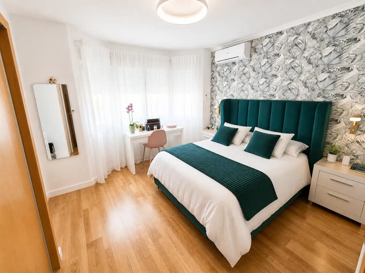 Habitación de Casa o chalet en venta en Serranillos del Valle con Aire acondicionado, Calefacción y Jardín privado