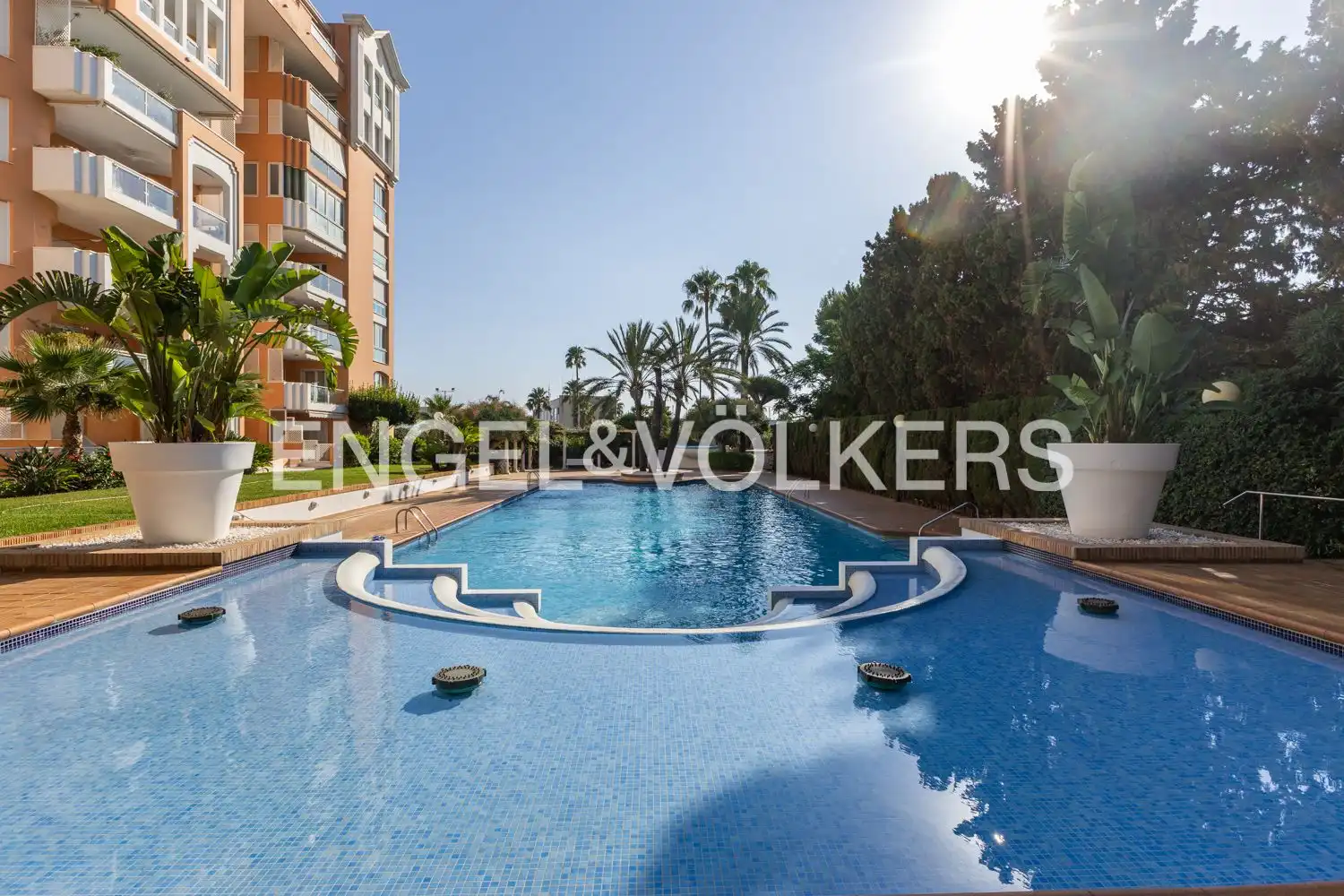 Swimming pool of Flat for rent in Dénia  with Air Conditioner, Heating and Parquet flooring