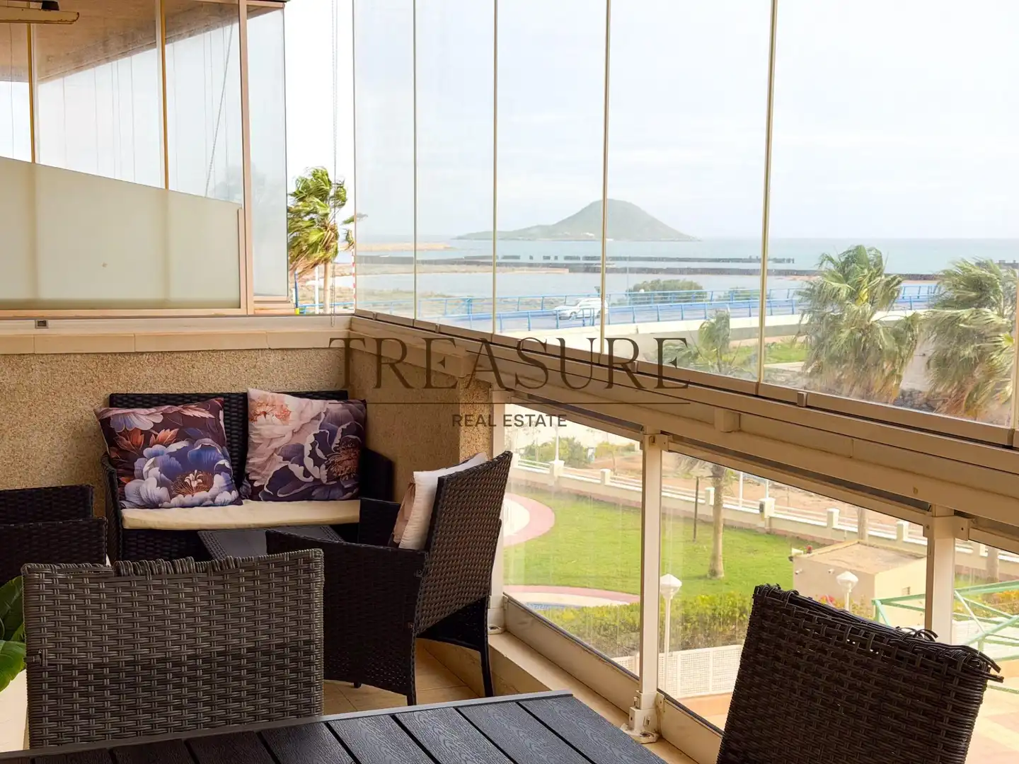 Terrassa de Apartament en venda en La Manga del Mar Menor amb Aire condicionat, Terrassa i Moblat