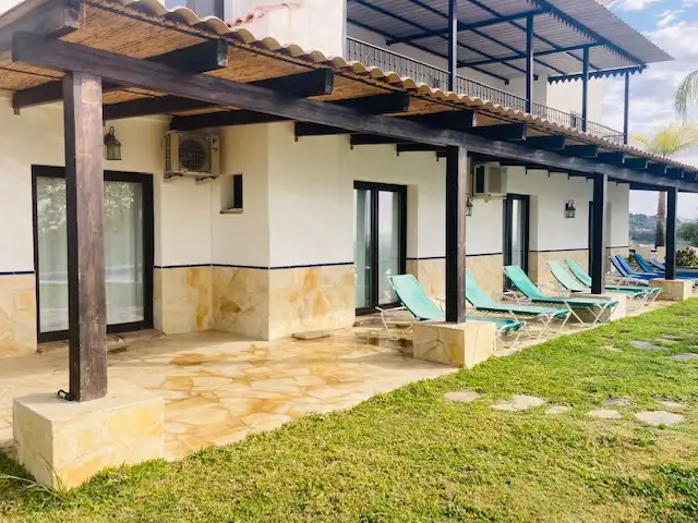 Inmuebles singulares con piscina en venta en Alozaina, imagen 2