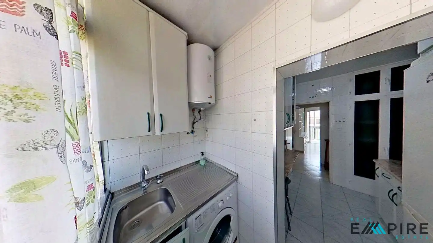 Cuina de Pis en venda en Madrid amb Aire condicionat, Calefacció i Terrassa
