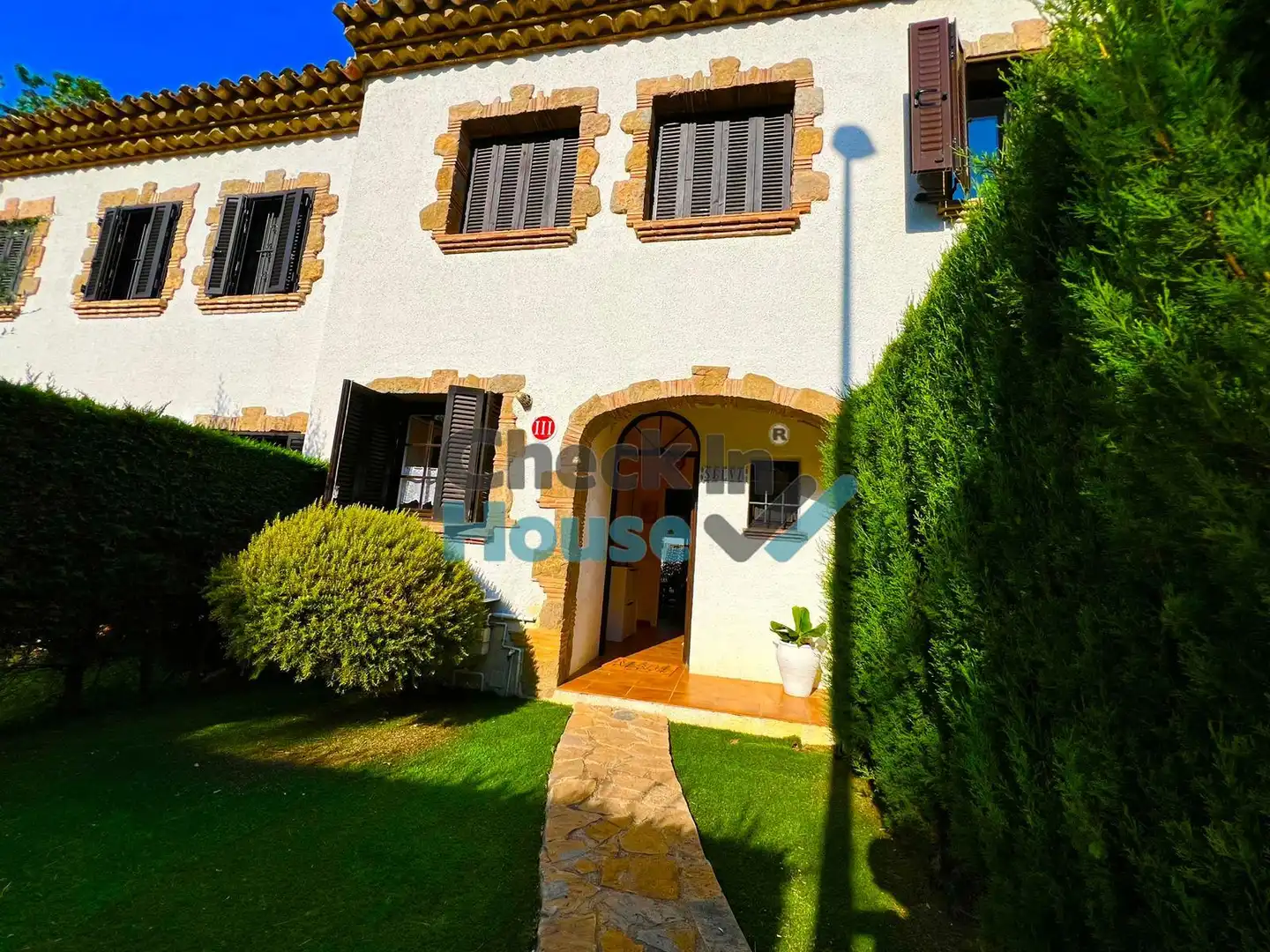 Vista exterior de Casa adosada de lloguer en Castell d'Aro, Platja d'Aro i s'Agaró amb Aire condicionat, Calefacció i Jardí privat