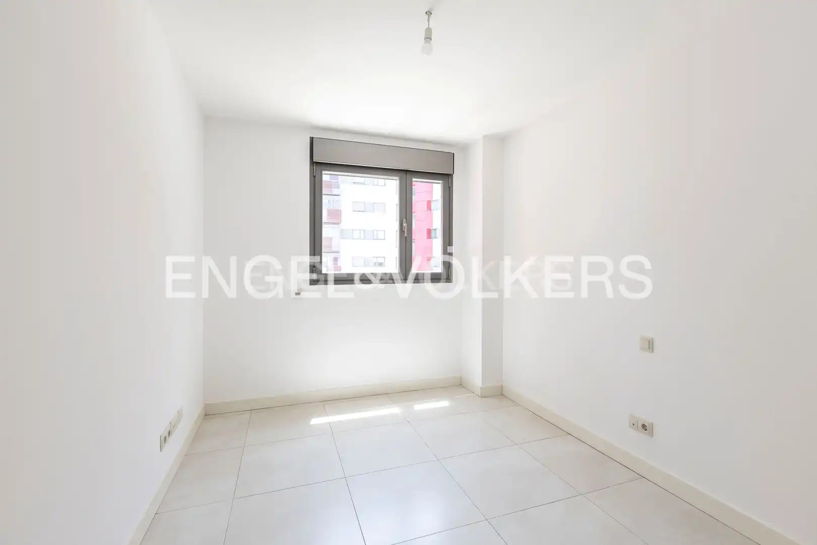 Flat for sale in Madrid  with Air Conditioner, Heating and Storage room