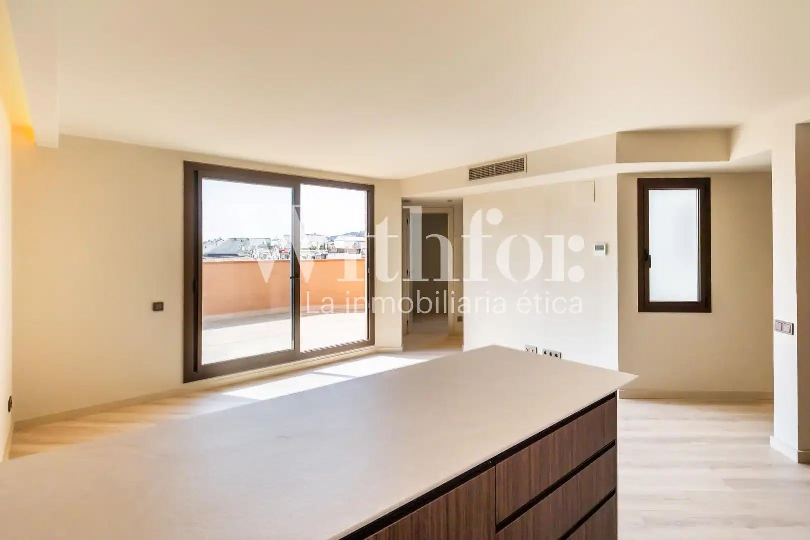 Habitación de Ático en venta en Barcelona con Calefacción, Terraza y Balcón