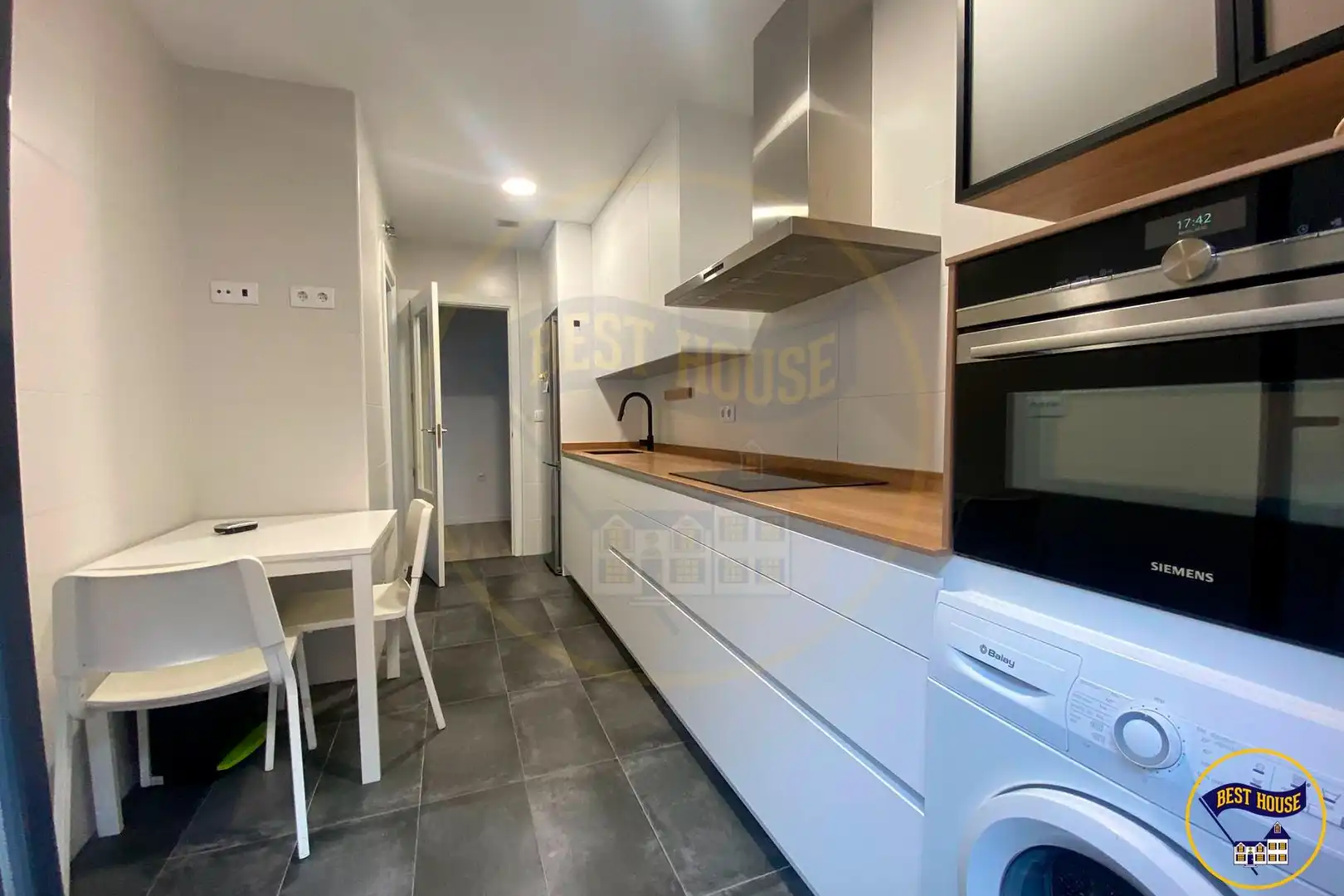 Flat for sale in Calle JOSE COBO, Centro