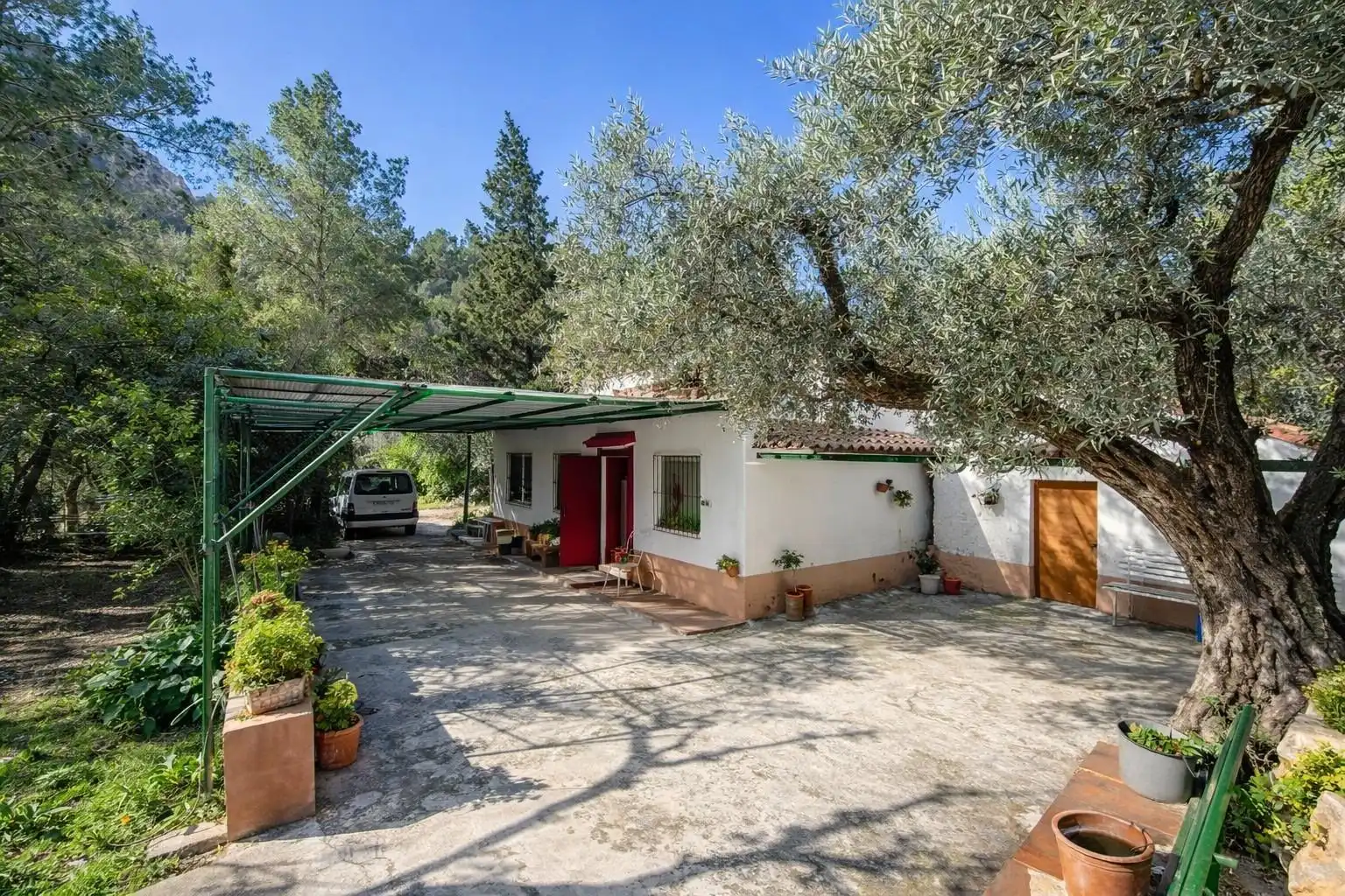 Casa con jardín en venta en Alfara de Carles