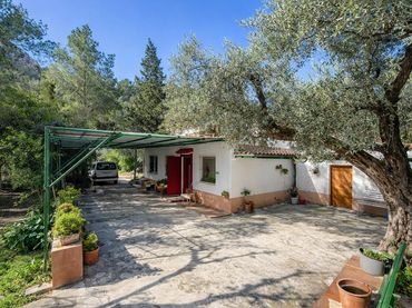 Casa con jardín en venta en Alfara de Carles