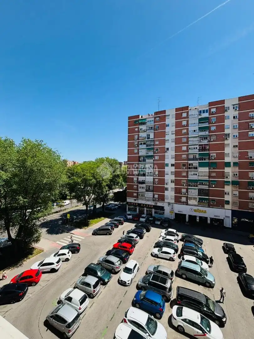Vista exterior de Piso en venta en Madrid