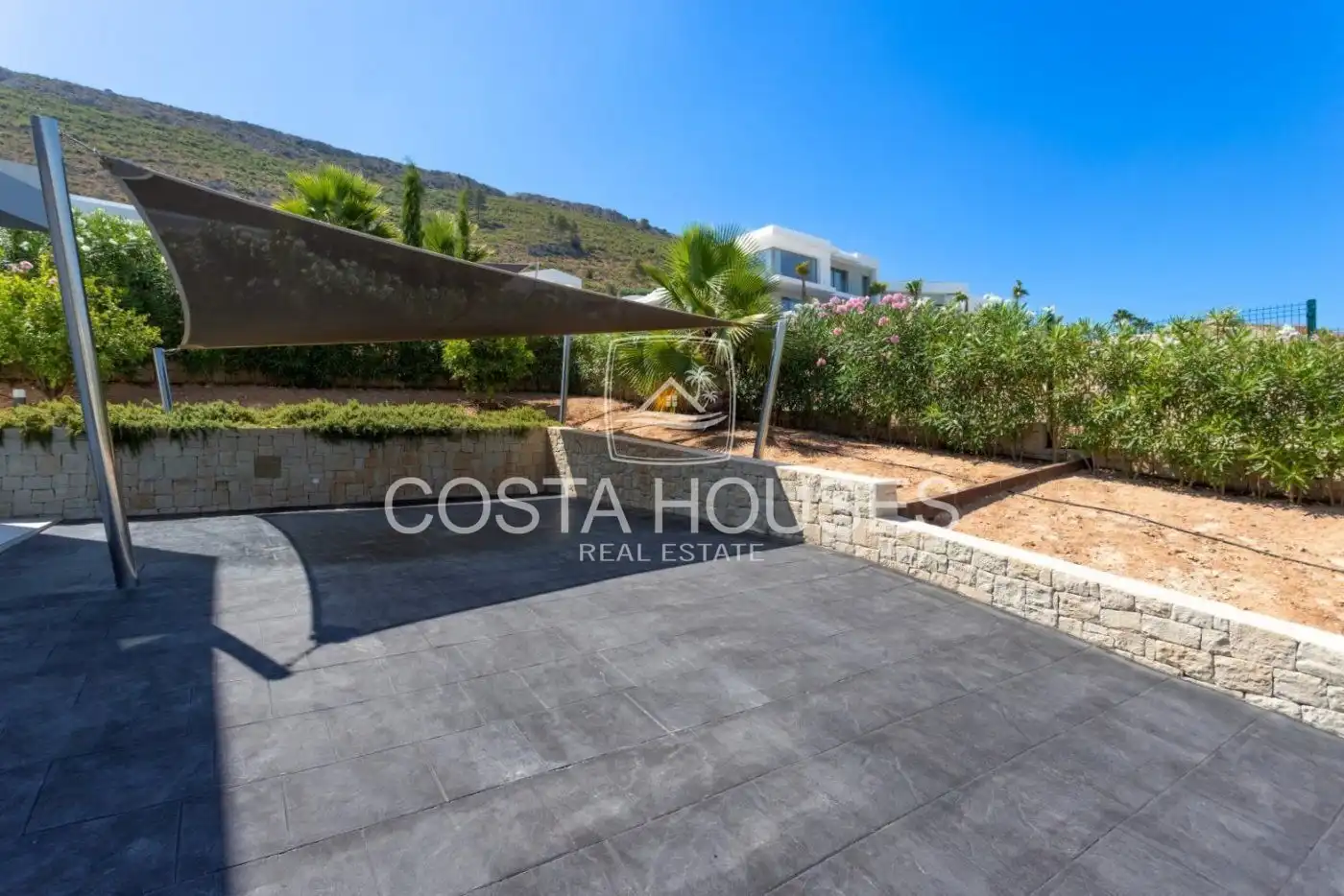 Houses for sale in Jávea / Xàbia  with Air Conditioner, Private garden and Terrace