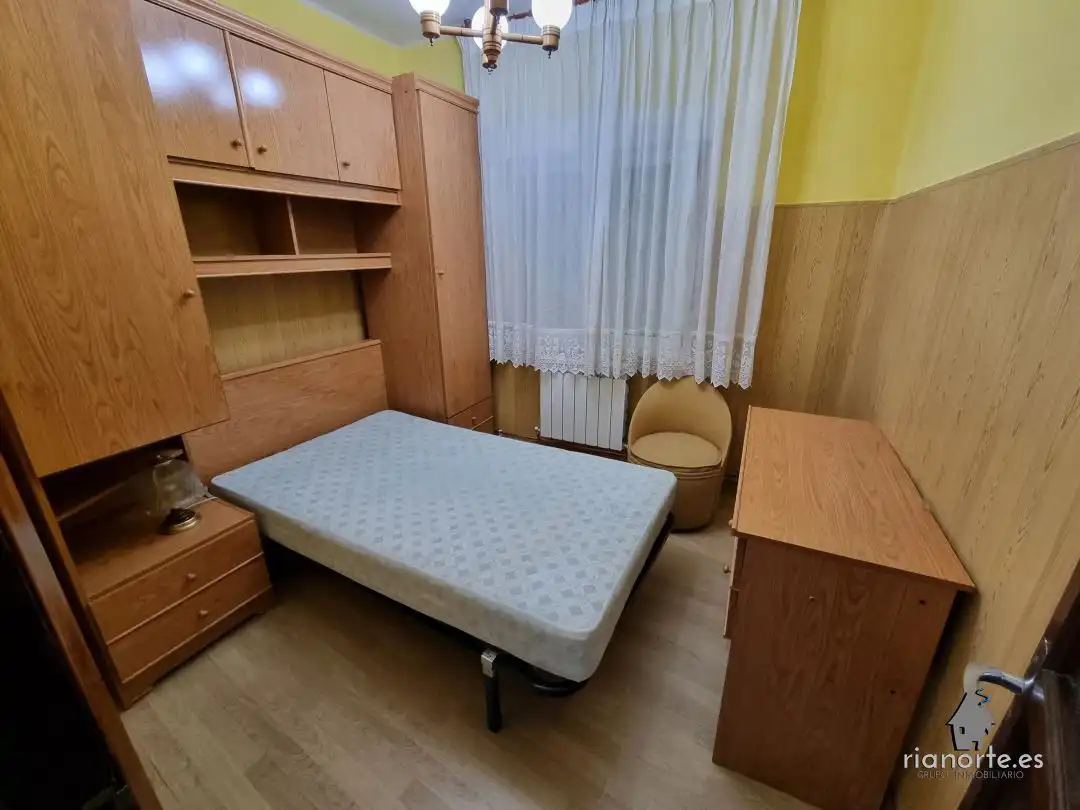 Habitación de Piso en venta en Avilés con Calefacción