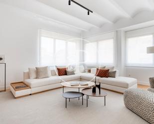 Living room of Flat for sale in  Madrid Capital  with Air Conditioner, Heating and Terrace