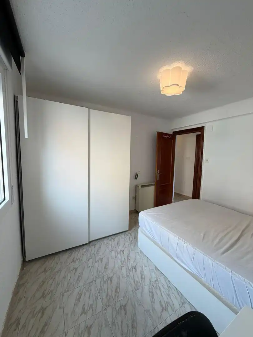 Habitación de Piso de alquiler en Madrid con Aire acondicionado, Calefacción y Amueblado