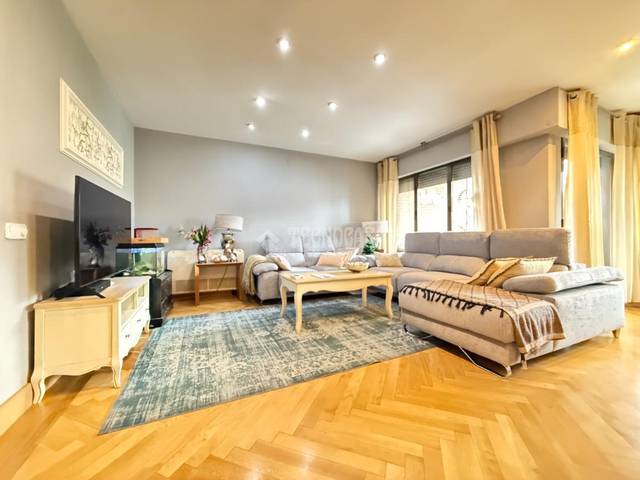 Casa adosada en Venta en Casco Antiguo