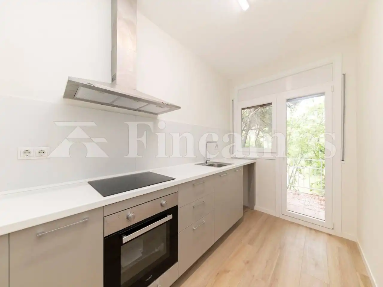 Cuina de Casa o xalet en venda en Castellar del Vallès amb Jardí privat, Parquet i Terrassa