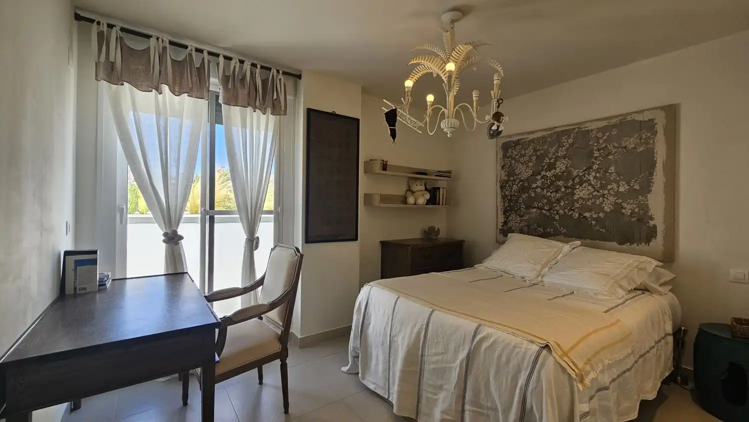 Dormitori de Apartament de lloguer en Sotogrande amb Aire condicionat, Calefacció i Terrassa