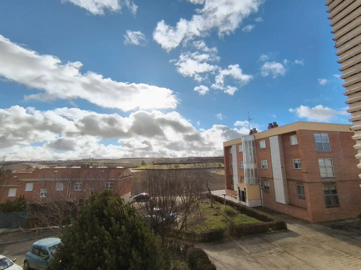 Vista exterior de Piso en venta en Baltanás con Calefacción, Trastero y Amueblado