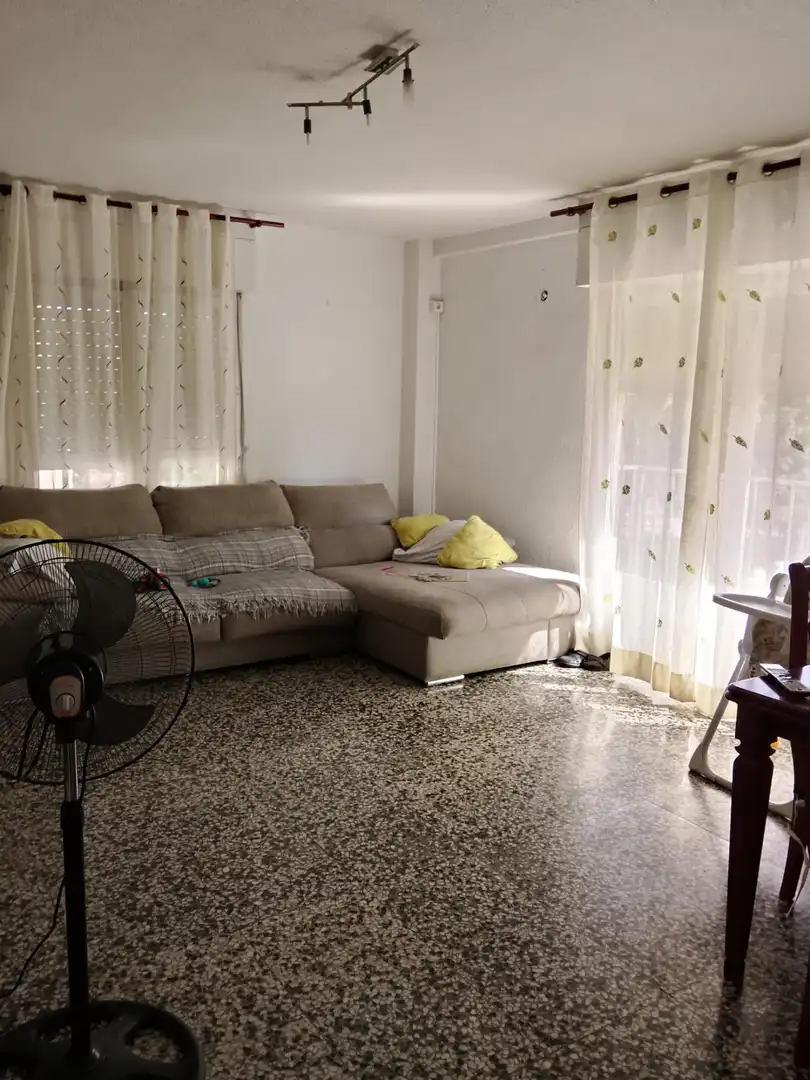 Sala d'estar de Pis en venda en Elche / Elx amb Terrassa, Moblat i Balcó