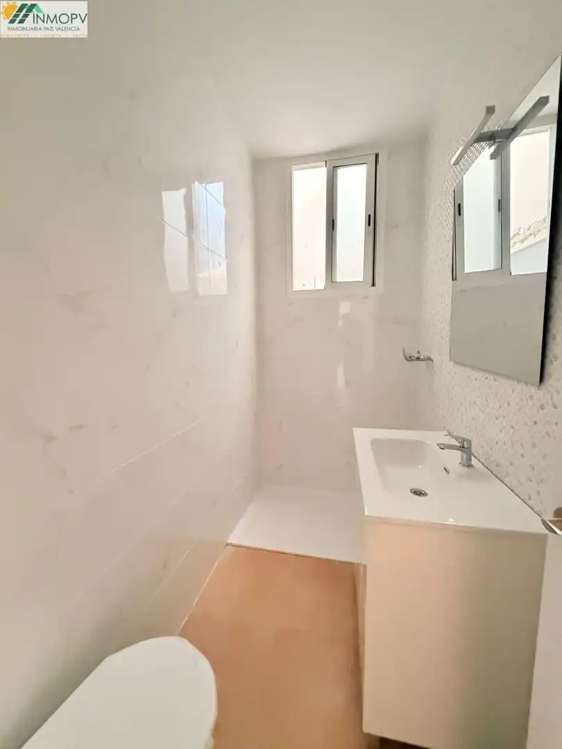 Bathroom of Houses for sale in Alcanar  with Parquet flooring, Terrace and Storage room