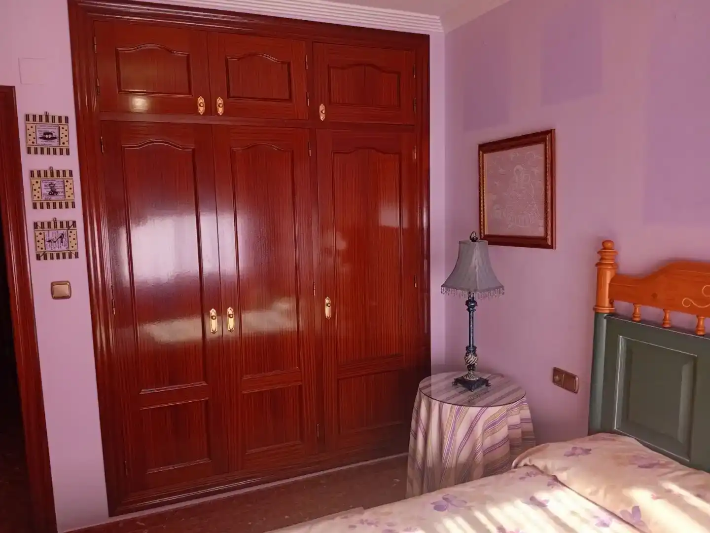 Dormitori de Casa adosada en venda en Motril amb Aire condicionat, Jardí privat i Moblat